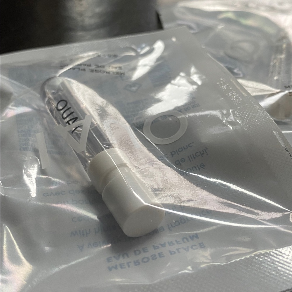 2 Pc OUAI Melrose Place Samples - Picture 2 of 3